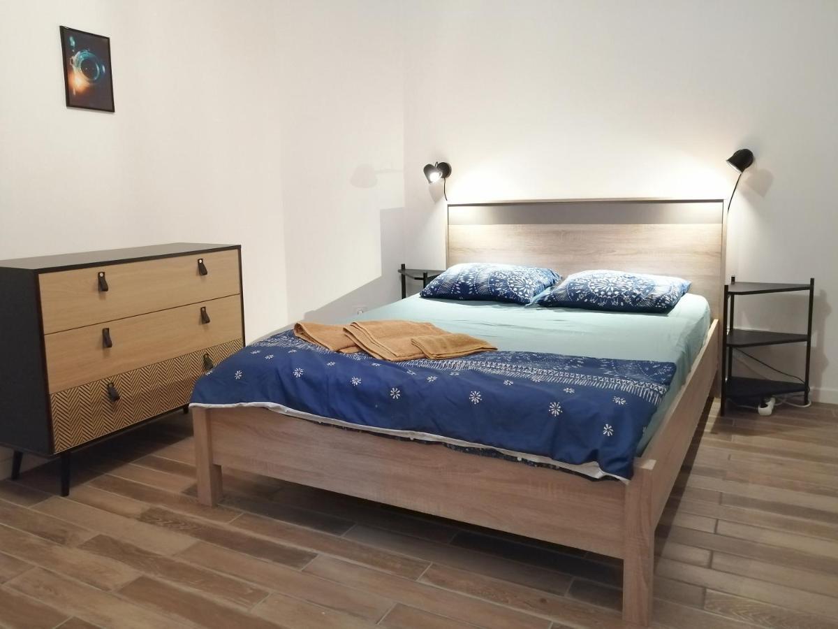 Apartment Blue Rent Bron